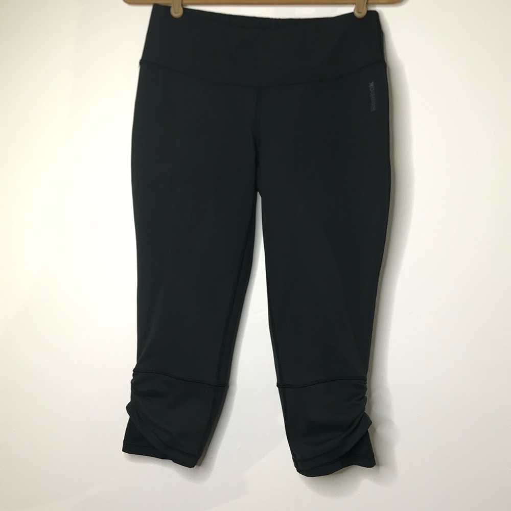 Reebok Play Dry Black Cropped Workout Pants M